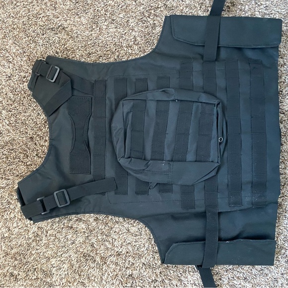 Tactical Vest - Picture 2 of 2